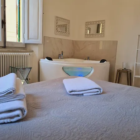 Allegra With Jacuzzi Apartment Viareggio