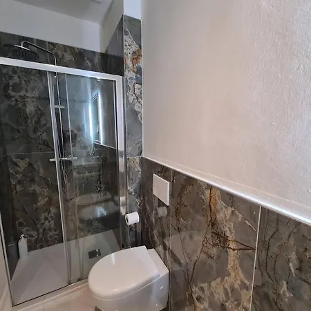 Allegra With Jacuzzi Viareggio